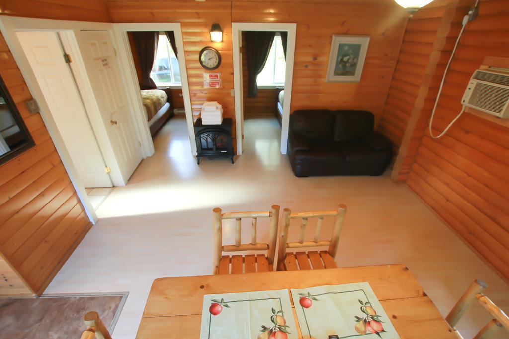 Mt. Revelstoke Alpine Chalets Kamer foto