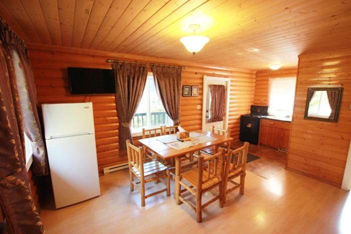 Mt. Revelstoke Alpine Chalets Buitenkant foto