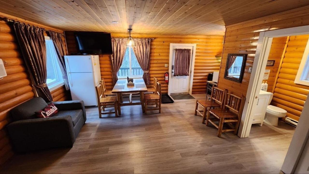 Mt. Revelstoke Alpine Chalets Buitenkant foto