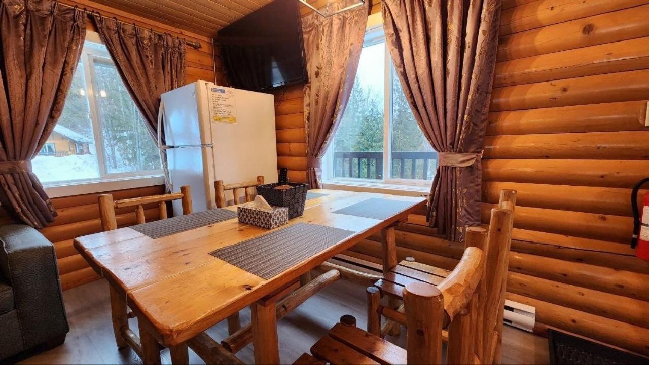 Mt. Revelstoke Alpine Chalets Buitenkant foto
