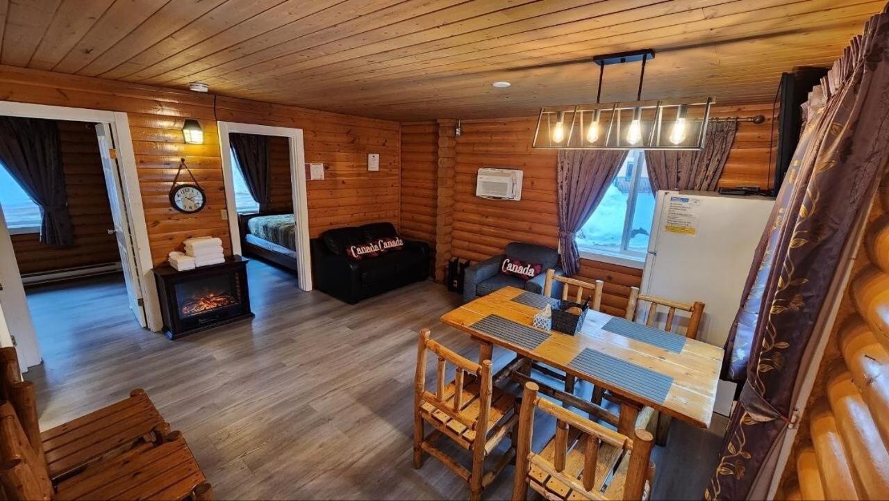 Mt. Revelstoke Alpine Chalets Buitenkant foto