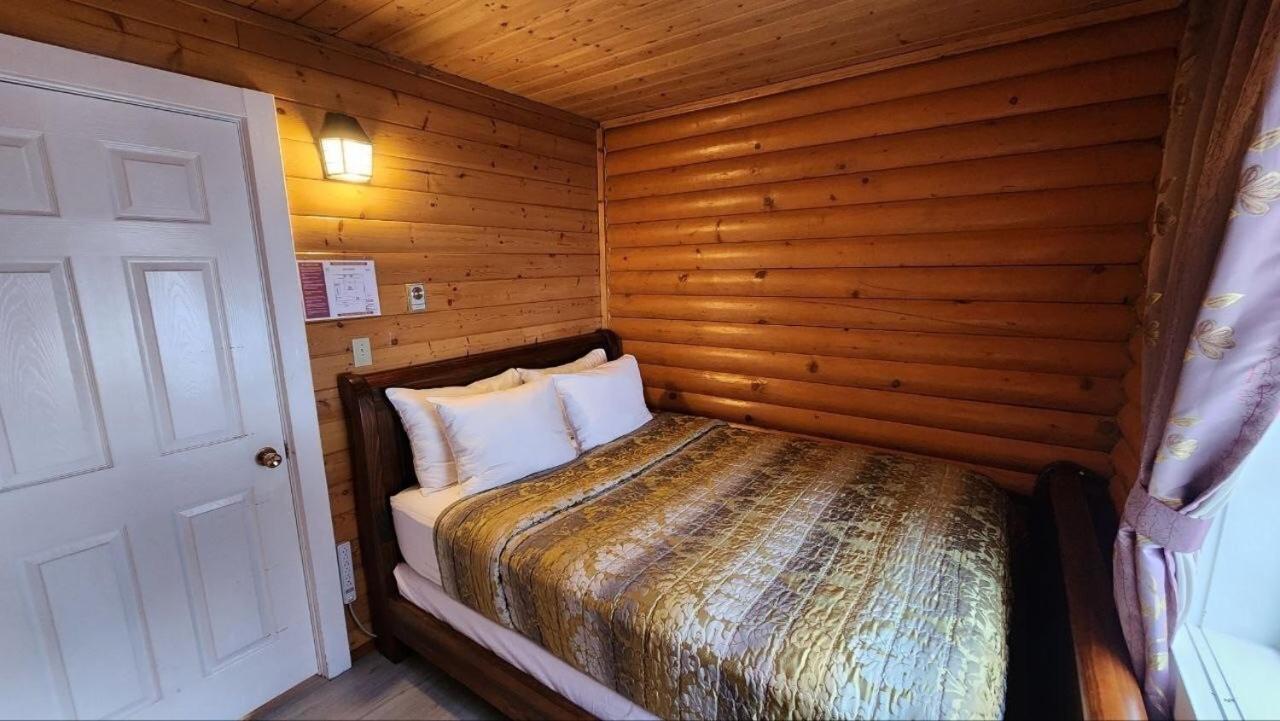 Mt. Revelstoke Alpine Chalets Buitenkant foto