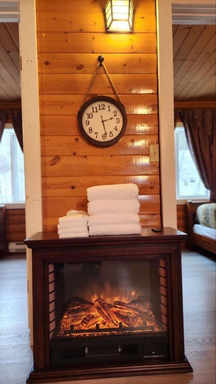 Mt. Revelstoke Alpine Chalets Buitenkant foto