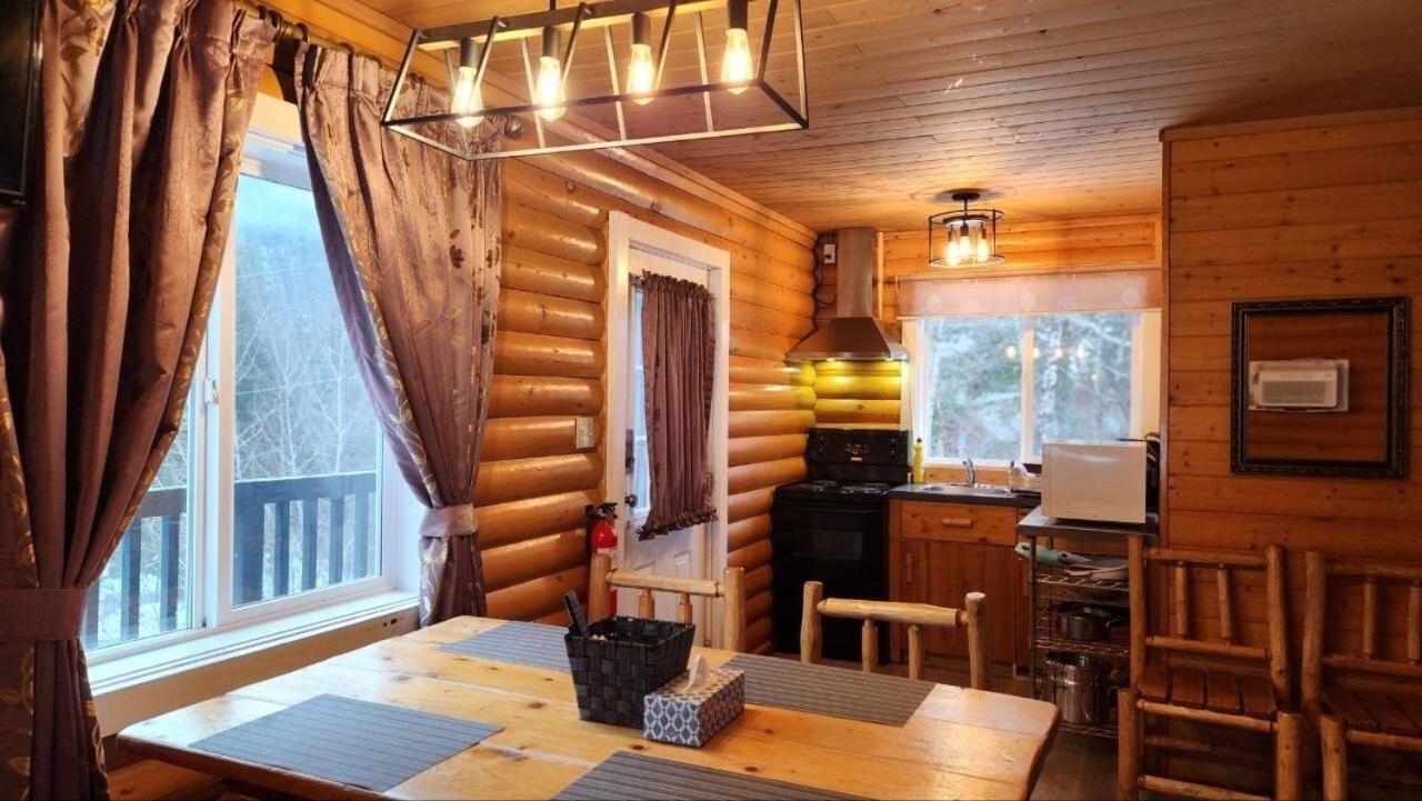 Mt. Revelstoke Alpine Chalets Buitenkant foto